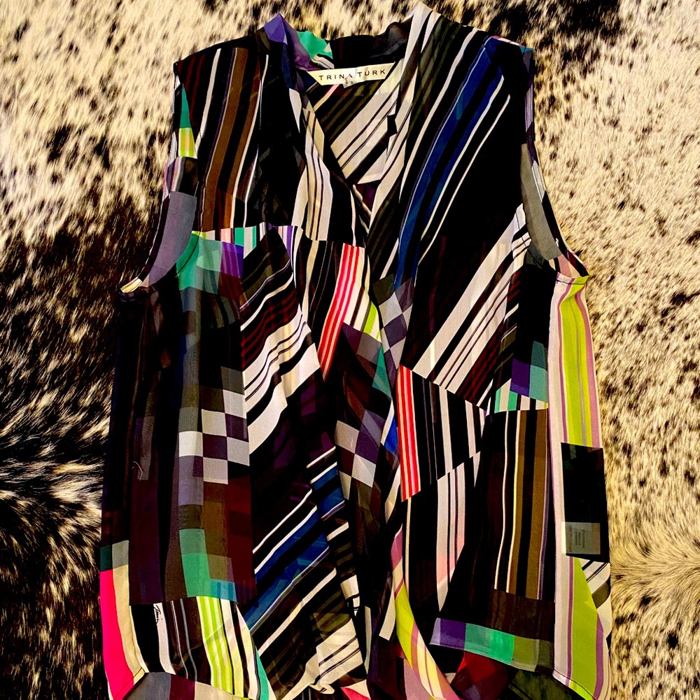 Trina Turk P silk blouse in geometric pattern